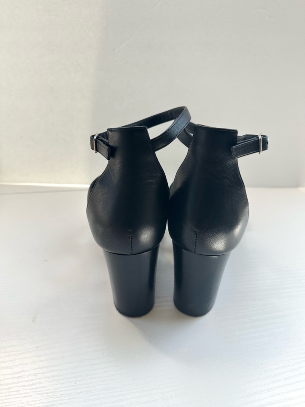 Hermes Brisbane Black Leather Ankle-Strap Wedge Sandals - Picture 11 of 12